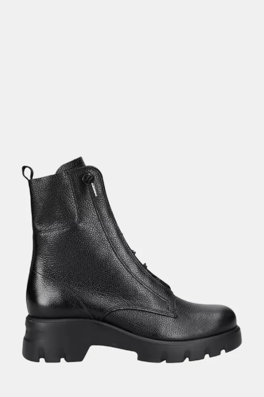 Women's biker boots for a weekend getawayPAUL GREEN 8216 BLACK LEATHER LACE UP BOOT