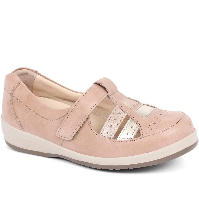 Women's casual shoes in red for a pop of color Extra Wide Fit Mary Janes - CAROLYNN / 323 755 Women's casual shoes in red for a pop of color Extra Wide Fit Mary Janes - CAROLYNN / 323 755