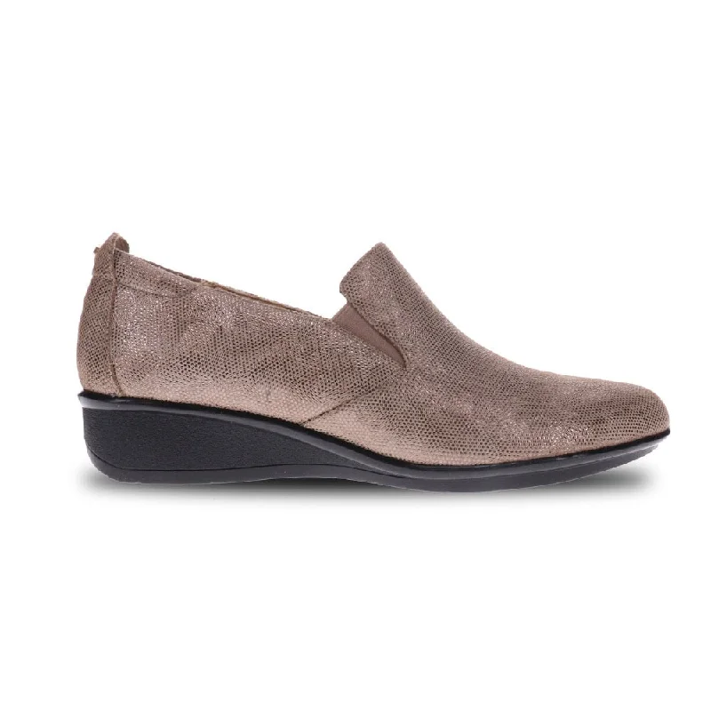 Women's casual shoes with shock - absorbing soles for a smooth stride Revere Women's Jamaica Slip On Loafer Champagne Angle Women's casual shoes with shock - absorbing soles for a smooth stride Revere Women's Jamaica Slip On Loafer Champagne Angle