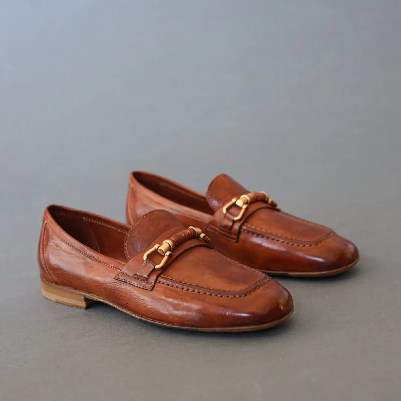 Women's Bow - Embellished Loafers in Red for a Feminine Touch 5700 Cognac