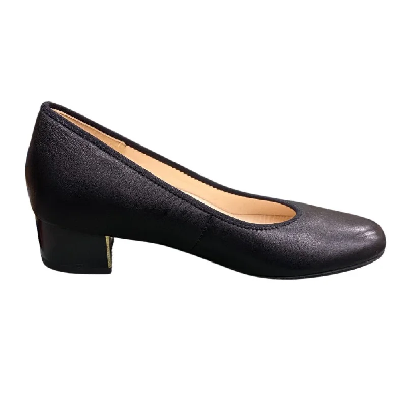 Women's casual suede shoes for a soft texture Ara Women's Nyon Pump Black Leather