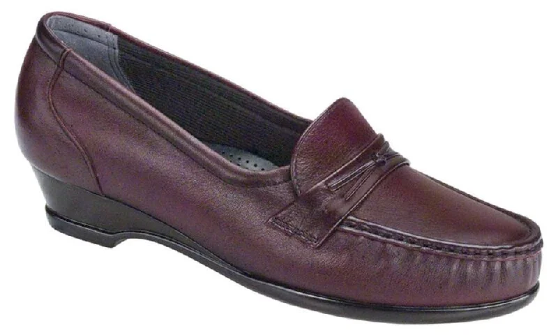 Women's casual shoes with leopard prints for a trendy style SAS Women's Easier Slip On Loafer Antique Wine Women's casual shoes with leopard prints for a trendy style SAS Women's Easier Slip On Loafer Antique Wine