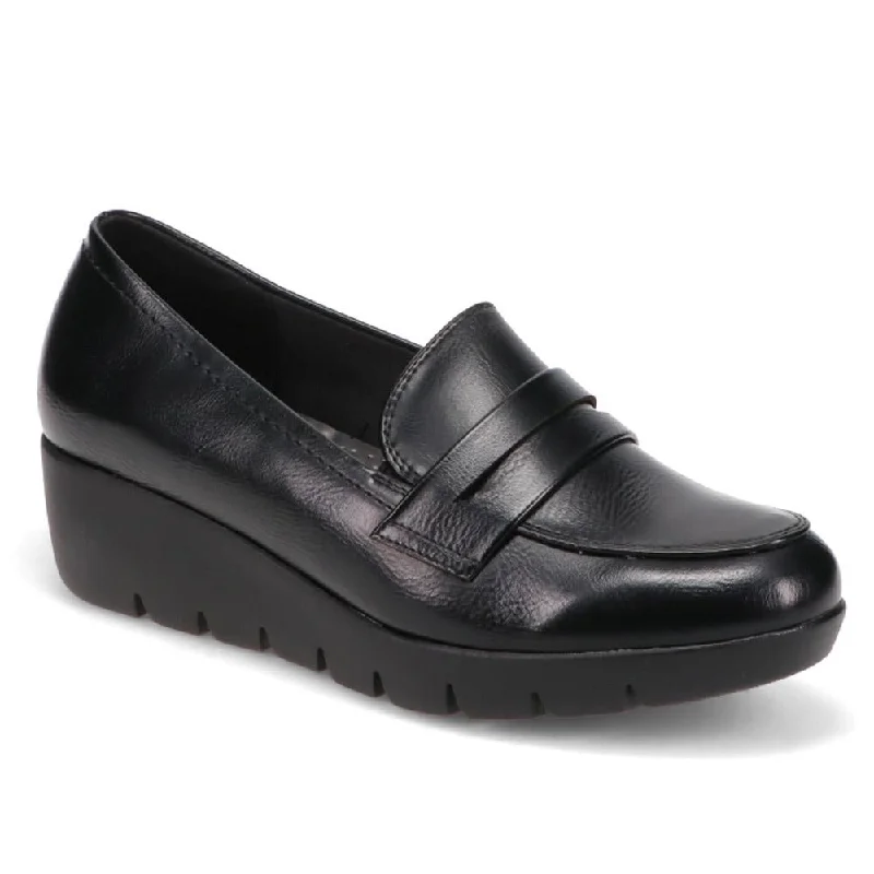 Women's casual shoes with embroidery for a detailed design Slip-On Loafers - WK40011 / 326 397 Women's casual shoes with embroidery for a detailed design Slip-On Loafers - WK40011 / 326 397