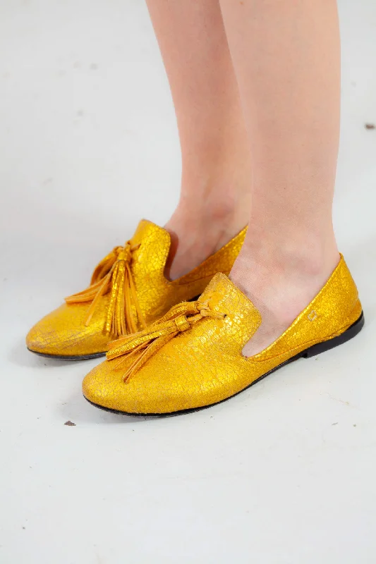 Women's Embroidered Floral Pattern Loafers in Beige for a Spring - Inspired Outfit Collection PRIVÉE? 100% Ovine Leather Parrot Loafers - Byadushka Women's Embroidered Floral Pattern Loafers in Beige for a Spring - Inspired Outfit Collection PRIVÉE? 100% Ovine Leather Parrot Loafers - Byadushka