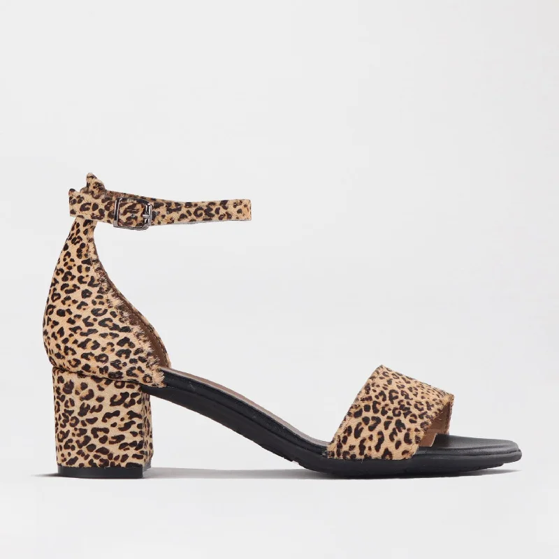 Women's Flat Slide Sandals with a Memory Foam Insole in White for All - Day ComfortAnkle Strap Block Heel Sandal in Cheetah Print - 11879 Women's Flat Slide Sandals with a Memory Foam Insole in White for All - Day ComfortAnkle Strap Block Heel Sandal in Cheetah Print - 11879
