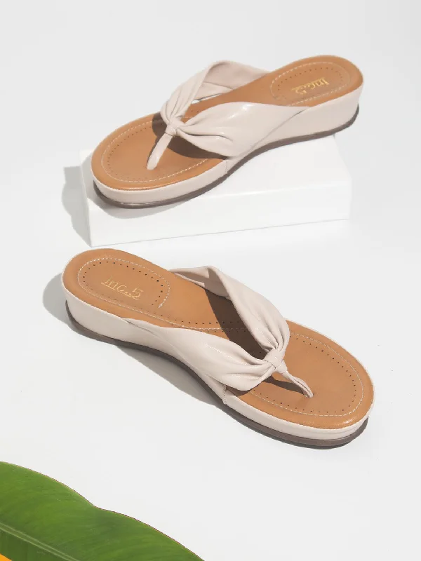 Sustainable Women's Recycled Material Sandals in Beige for Eco - Conscious ShoppersWomen Beige Solid Comfort Sandals Sustainable Women's Recycled Material Sandals in Beige for Eco - Conscious ShoppersWomen Beige Solid Comfort Sandals