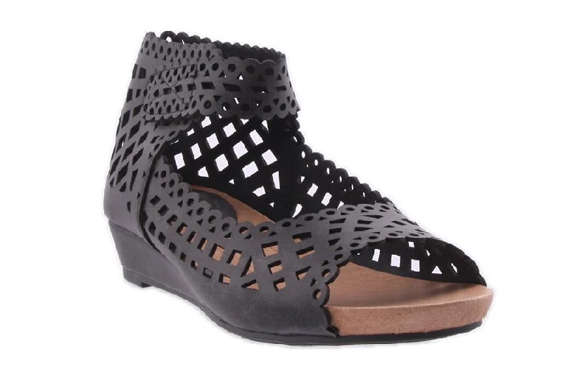 Lightweight Women's Mesh - Paneled Sandals in Yellow for BreathabilityCAGE BLACK