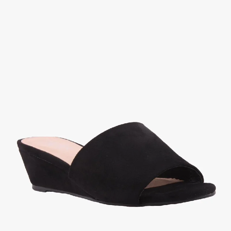 Sustainable Women's Recycled Material Sandals in Beige for Eco - Conscious ShoppersCOSETTE BLACK SUEDE Sustainable Women's Recycled Material Sandals in Beige for Eco - Conscious ShoppersCOSETTE BLACK SUEDE