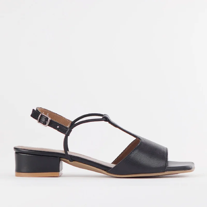 Anti - Slip Women's Sandals with a Grooved Sole in Green for Outdoor AdventuresElasticated Block Heel T-bar Sandal in Black - 12668