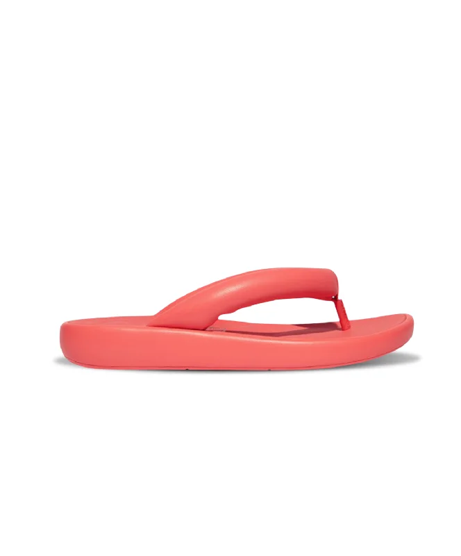 Women's Sandals with a Floral - Printed Upper in Pink for a Feminine Spring LookFitFlop iQushion D-Luxe Padded Leather Flip Flops Rosy Coral Women's Sandals with a Floral - Printed Upper in Pink for a Feminine Spring LookFitFlop iQushion D-Luxe Padded Leather Flip Flops Rosy Coral