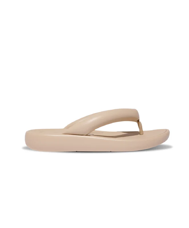 Child - Friendly Women's Sandals with a Secure Buckle in Purple for Moms on the GoFitFlop iQushion D-Luxe Padded Leather Flip Flops Stone Beige Child - Friendly Women's Sandals with a Secure Buckle in Purple for Moms on the GoFitFlop iQushion D-Luxe Padded Leather Flip Flops Stone Beige