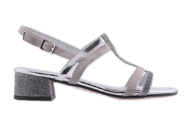 Anti - Slip Women's Sandals with a Grooved Sole in Green for Outdoor AdventuresKARINA SILVER Anti - Slip Women's Sandals with a Grooved Sole in Green for Outdoor AdventuresKARINA SILVER