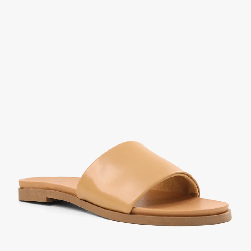 Women's Thong Sandals with a Beaded Design in Multicolor for a Beachy AestheticLETSGO CAMEL