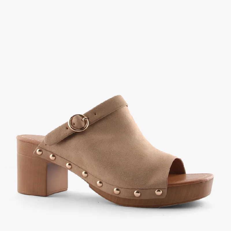 Women's Sandals with a Wedge Heel and a Tassel Detail in Orange for a Trendy LookLUELLA CAMEL MICRO Women's Sandals with a Wedge Heel and a Tassel Detail in Orange for a Trendy LookLUELLA CAMEL MICRO