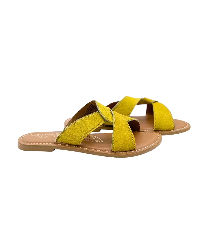 Women's Strappy Gladiator Sandals with Buckle Closures in Tan for a Boho LookConga Sandal in Yellow Women's Strappy Gladiator Sandals with Buckle Closures in Tan for a Boho LookConga Sandal in Yellow