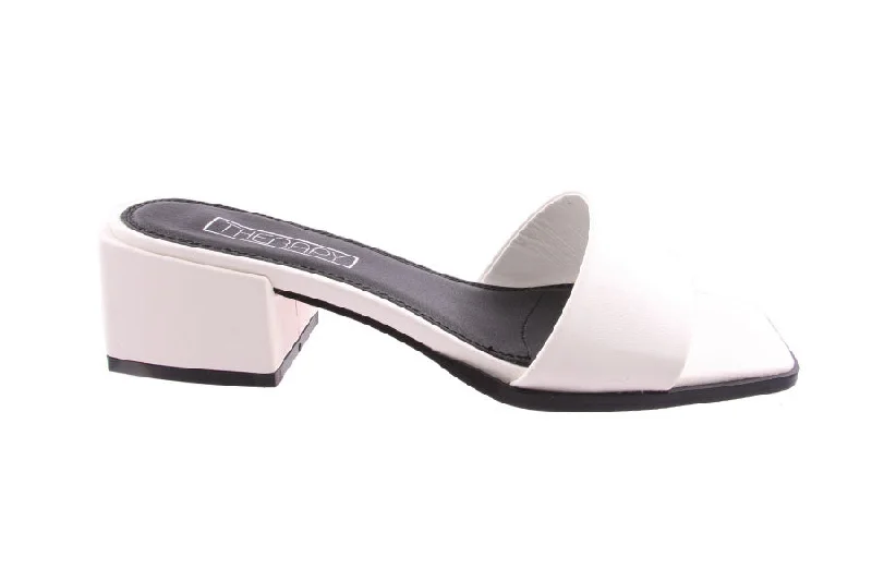 Shock - Absorbing Women's Sandals with a Soft Insole in Black for Active LifestylesSTORMI WHITE Shock - Absorbing Women's Sandals with a Soft Insole in Black for Active LifestylesSTORMI WHITE