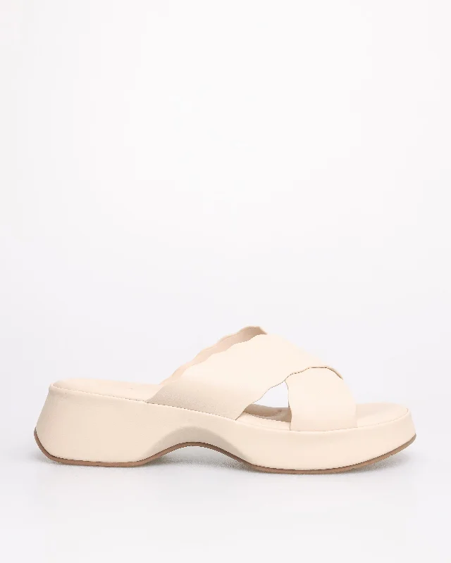 Women's Ankle - Strap Sandals with a Block Heel in Red for a Sophisticated StyleTomaz NN422 Ladies Wavy Sandals (Cream) Women's Ankle - Strap Sandals with a Block Heel in Red for a Sophisticated StyleTomaz NN422 Ladies Wavy Sandals (Cream)