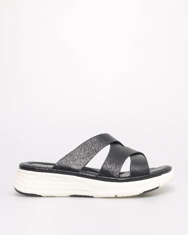 Shock - Absorbing Women's Sandals with a Soft Insole in Black for Active LifestylesTomaz NN424 Ladies Cross Lock Strider Sandals Shock - Absorbing Women's Sandals with a Soft Insole in Black for Active LifestylesTomaz NN424 Ladies Cross Lock Strider Sandals