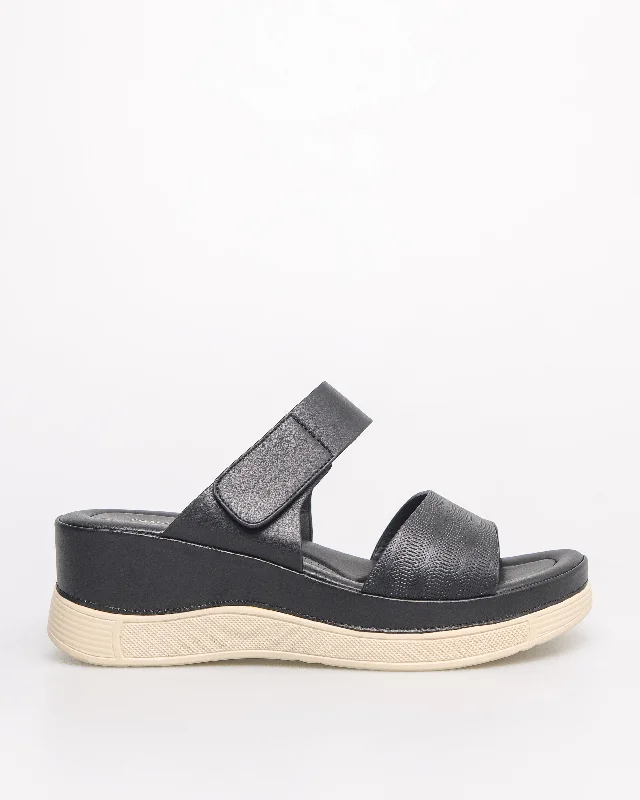 Waterproof Women's Rubber Beach Sandals with Arch Support in Blue for Water ActivitiesTomaz NN511 Ladies Urban Strap Sandal (Black) Waterproof Women's Rubber Beach Sandals with Arch Support in Blue for Water ActivitiesTomaz NN511 Ladies Urban Strap Sandal (Black)