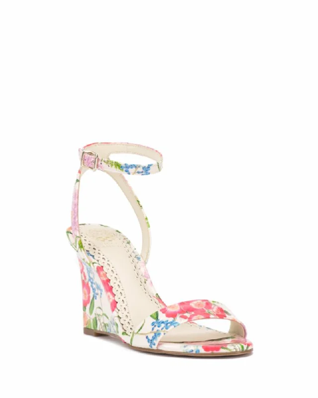 Anti - Slip Women's Sandals with a Grooved Sole in Green for Outdoor AdventuresVince Camuto JEFANY FLORET GARDEN MULTI/PRINTED PA Anti - Slip Women's Sandals with a Grooved Sole in Green for Outdoor AdventuresVince Camuto JEFANY FLORET GARDEN MULTI/PRINTED PA