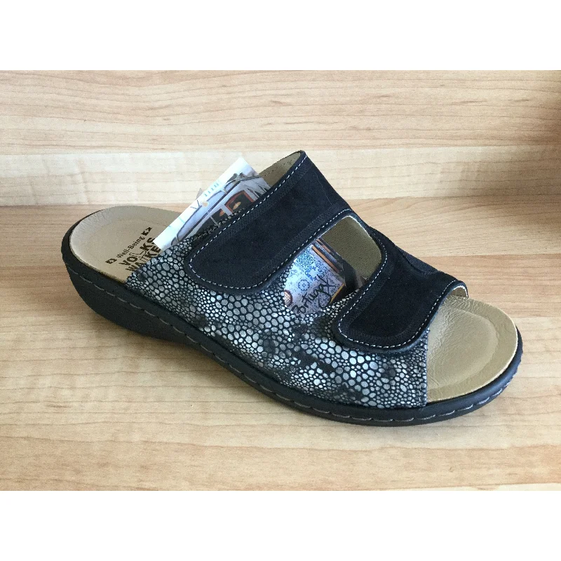 Women's Flat Slide Sandals with a Memory Foam Insole in White for All - Day ComfortVolks Walker 1030 Women's Flat Slide Sandals with a Memory Foam Insole in White for All - Day ComfortVolks Walker 1030
