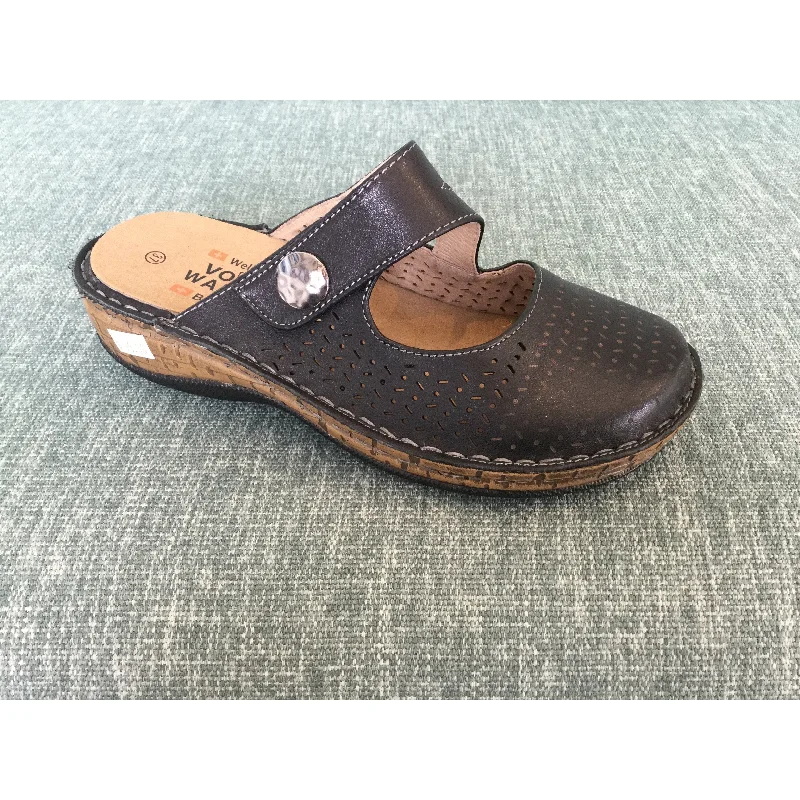 Women's Sandals with a Floral - Printed Upper in Pink for a Feminine Spring LookVolks Walkers Adele Women's Sandals with a Floral - Printed Upper in Pink for a Feminine Spring LookVolks Walkers Adele