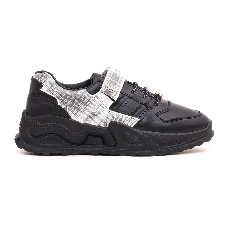 Women's synthetic - upper athletic shoes for durability​ Black Casual Sneaker AT7201