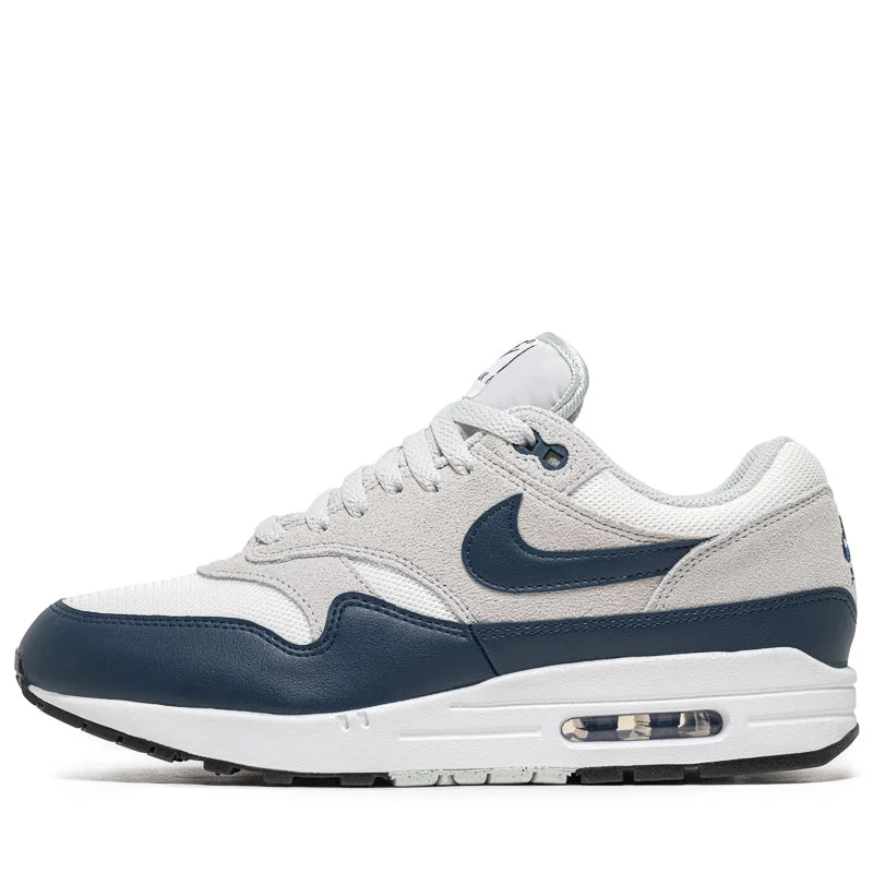 Women's Sneakers with Memory Foam Insoles for Exceptional Cushioning and ComfortNike Air Max 1 Essential - Summit White/Armory Navy Women's Sneakers with Memory Foam Insoles for Exceptional Cushioning and ComfortNike Air Max 1 Essential - Summit White/Armory Navy