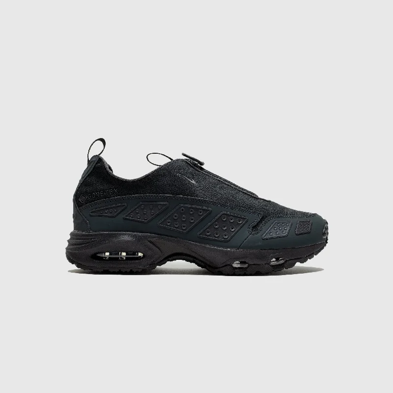 Sparkly Rhinestone - Embellished Women's Sneakers for a Glamorous and Eye - Catching LookWMNS AIR MAX SUNDER GTX "BLACK" Sparkly Rhinestone - Embellished Women's Sneakers for a Glamorous and Eye - Catching LookWMNS AIR MAX SUNDER GTX "BLACK"