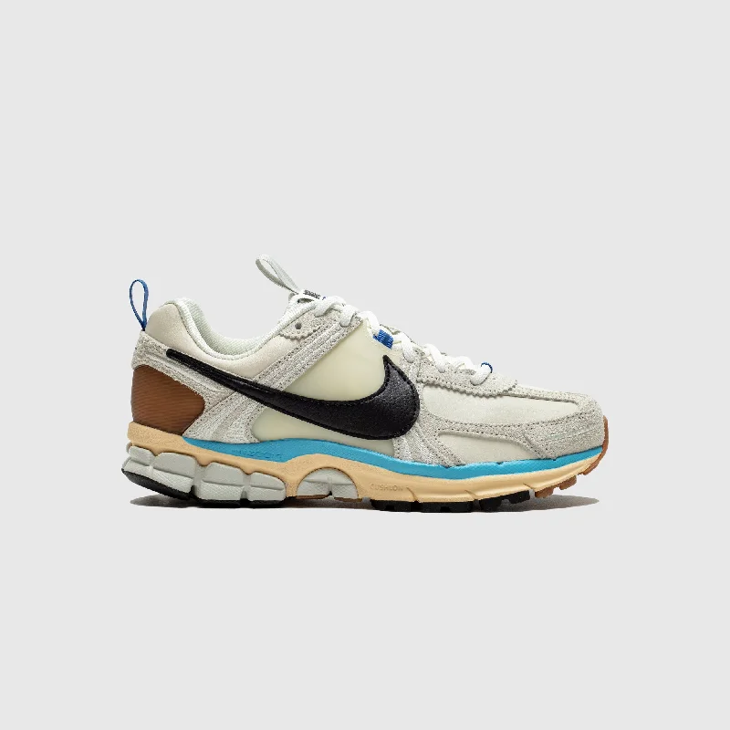 Foldable Women's Travel Sneakers for Compact Storage in LuggageWMNS ZOOM VOMERO 5 PRM "DESIGNED BY JAPAN" Foldable Women's Travel Sneakers for Compact Storage in LuggageWMNS ZOOM VOMERO 5 PRM "DESIGNED BY JAPAN"