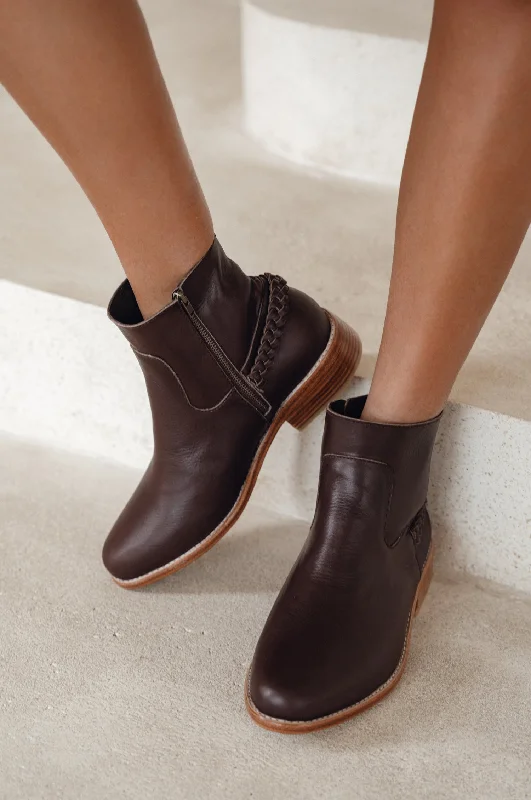 women's booties with pointed toeAlexa Ankle Leather Boots