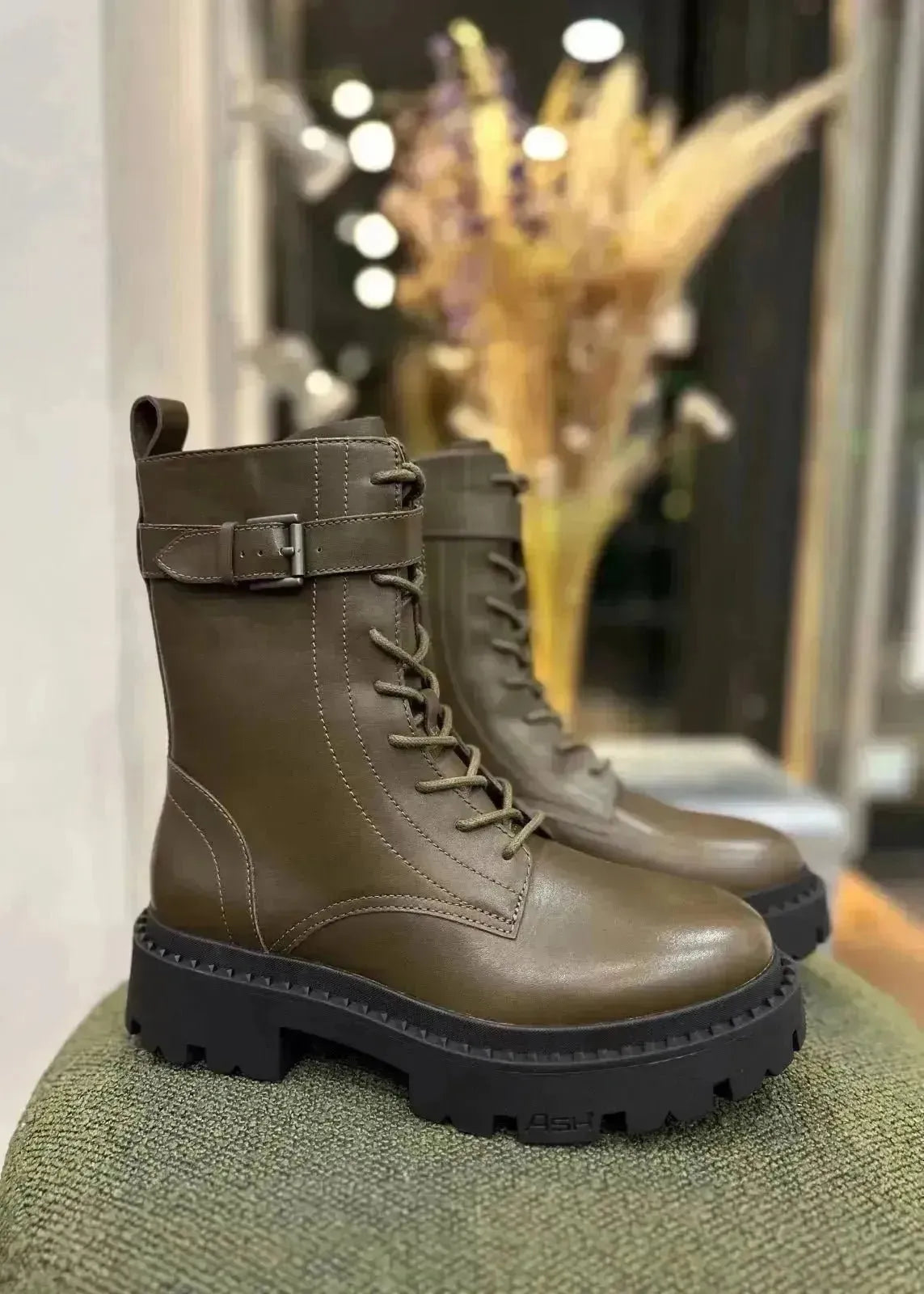 Women's wedge - heel chunky boots for added heightBottines Ash Gena 02 Mud mustang