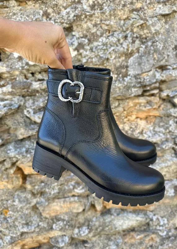 Women's chunky boots with a ruffled cuffBottines Minka Design Harper Nero